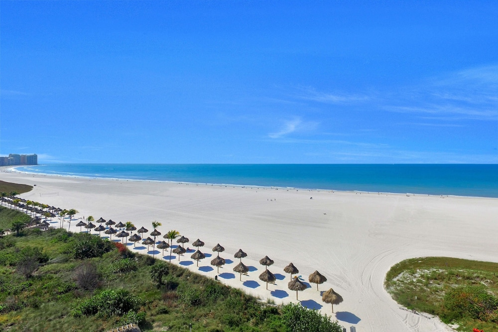 Sunny Beachfront Condo With Pool and Sw-facing Balcony