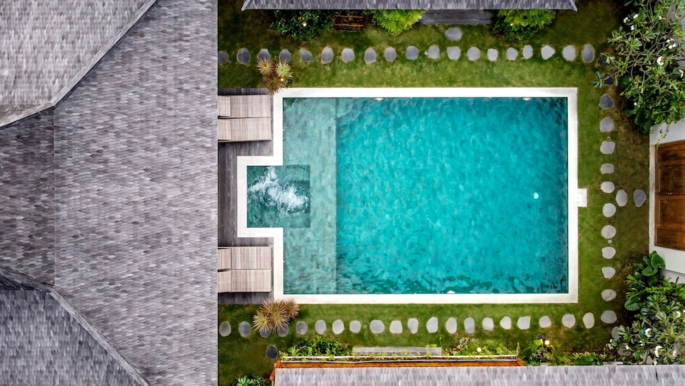Villa Nabi by Alfred in Bali - New Family 5BR Villa Next to Seminyak Beach