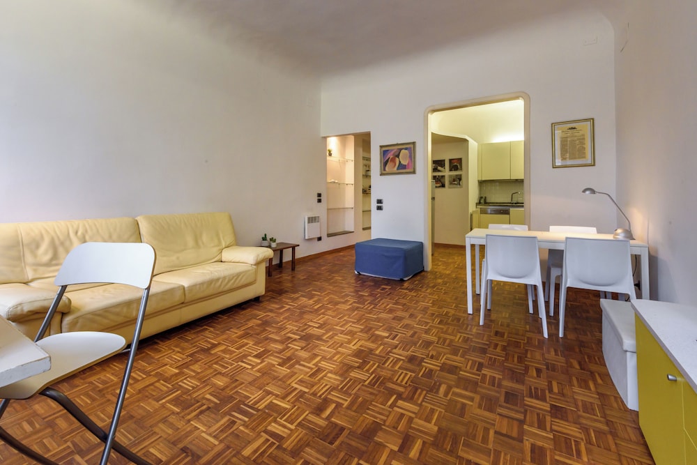 Montebello Place by Mmega