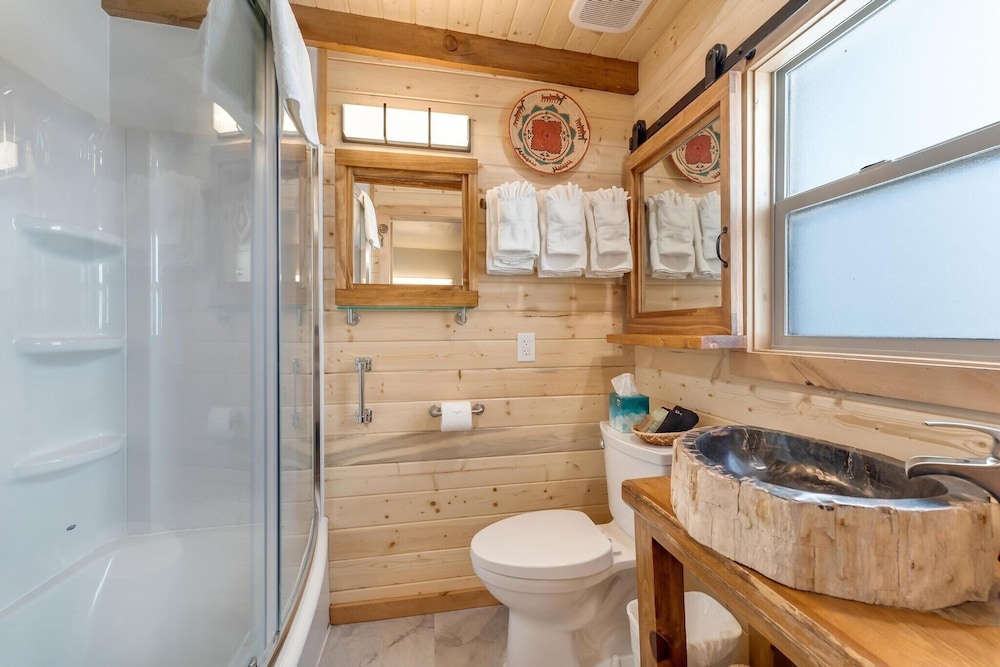 Stone Lizard Lodging