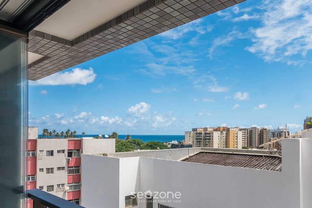 Apartments in a Building With a Pool 800m From the Beach in Salvador - EDF