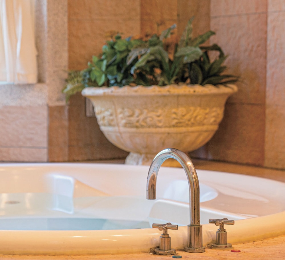 Regale Villa Hotel