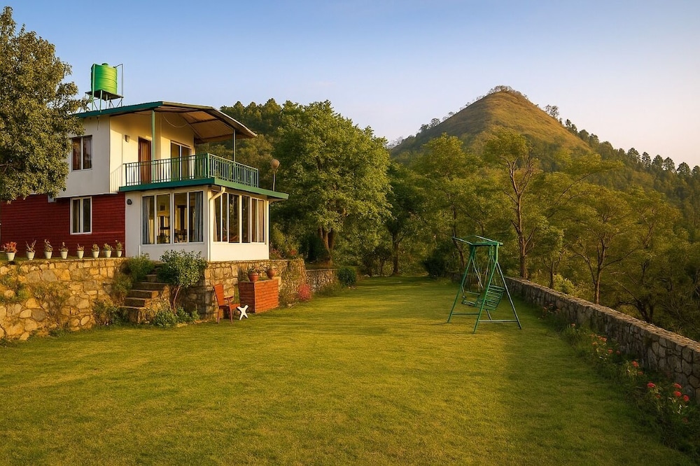 Bougainvilla Mountain Retreat