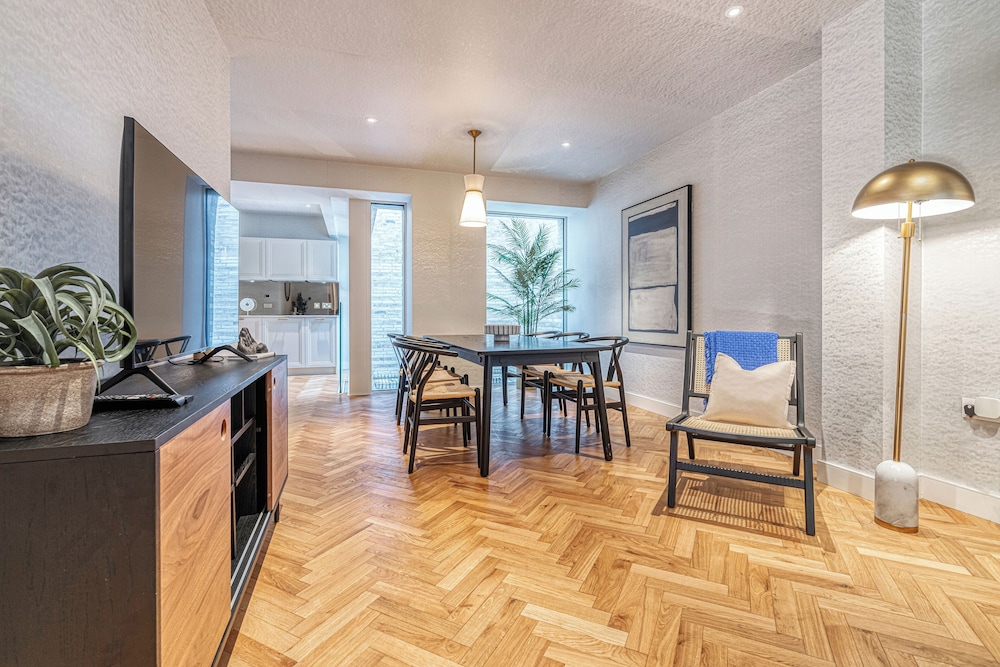Luxury flats near Big Ben and London Eye