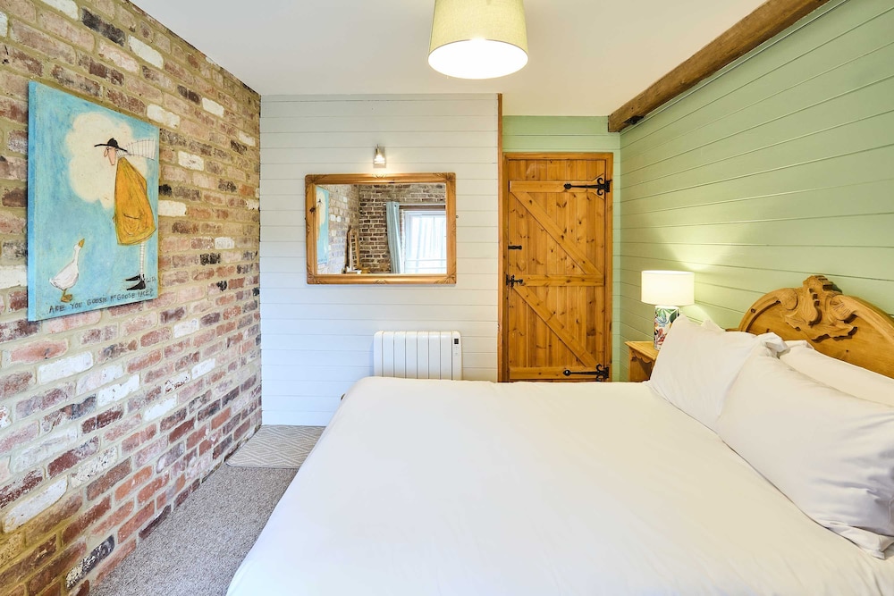 Host Stay West Barn