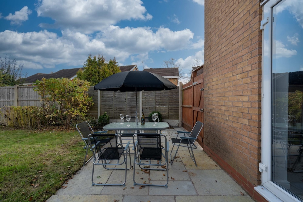 Homely 2bed 2bath House in Erdington With Parking Sleep 6