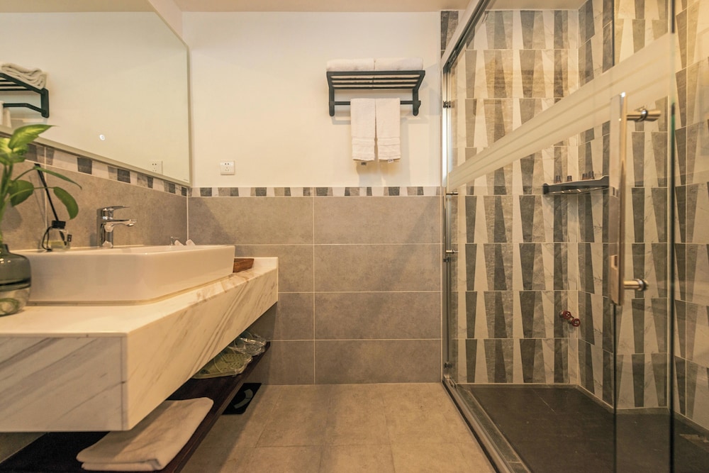 Li River Resort Villa Hotel