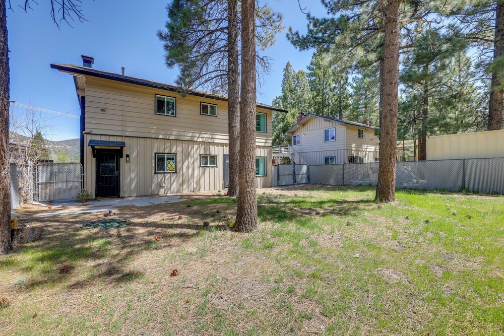 Close to Skiing & Lake: Big Bear Mountain Getaway