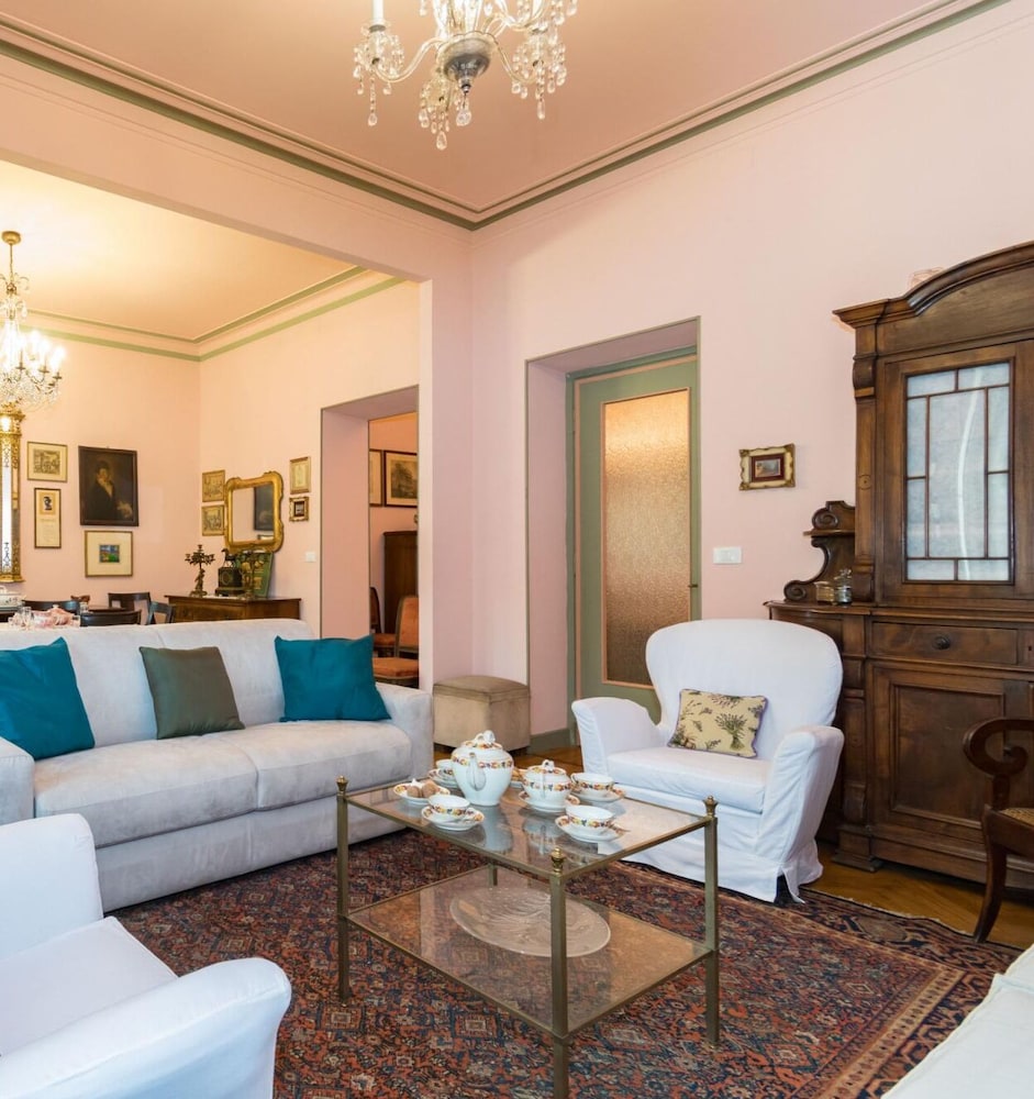 Elegante e Raffinato in Zona Crocetta by Wonderful Italy view 4