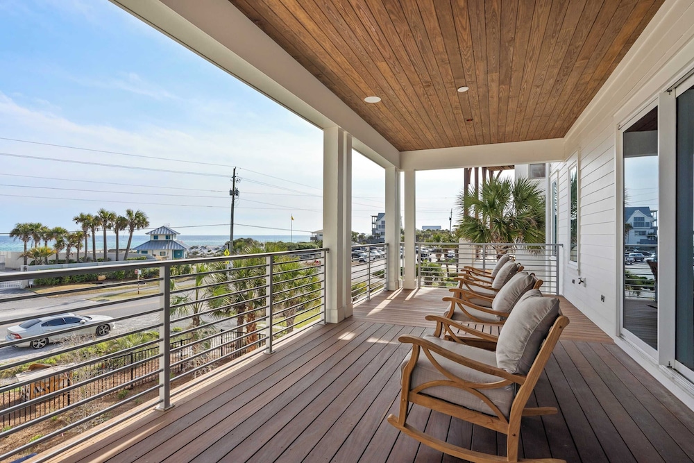 30A Beach Getaway by Avantstay Gulf Views + Pool Golf Cart + Bonfires