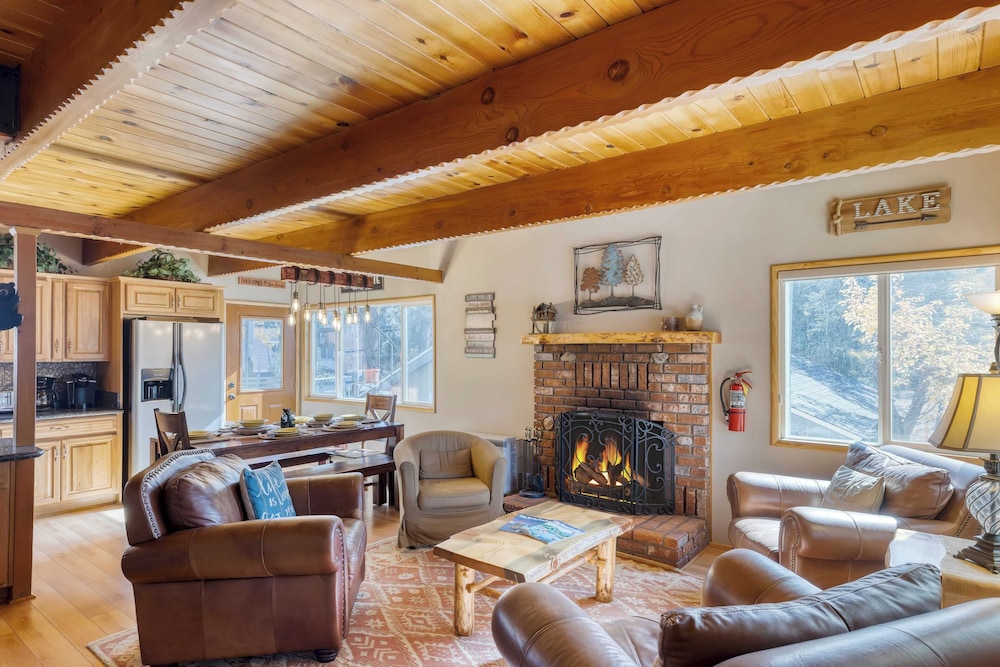 Lakeside in Bearadise by Avantstay Gorgeous Mountain Cabin in Boulder Bay!