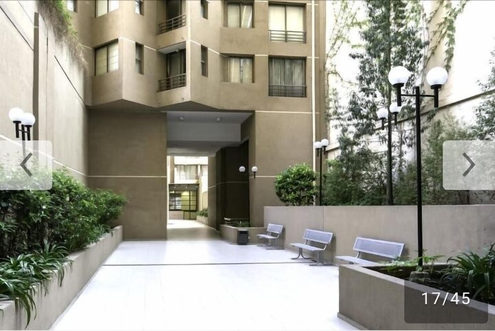 Santiago Apartamentos — Santiago
