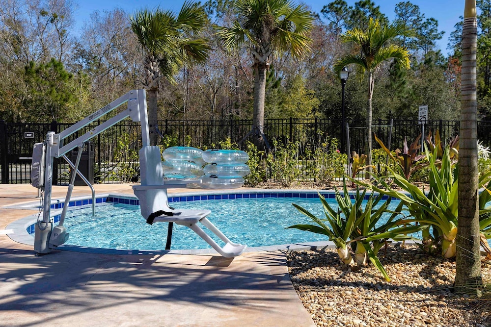 Stylish 4BR Pool Townhome Storey Lake
