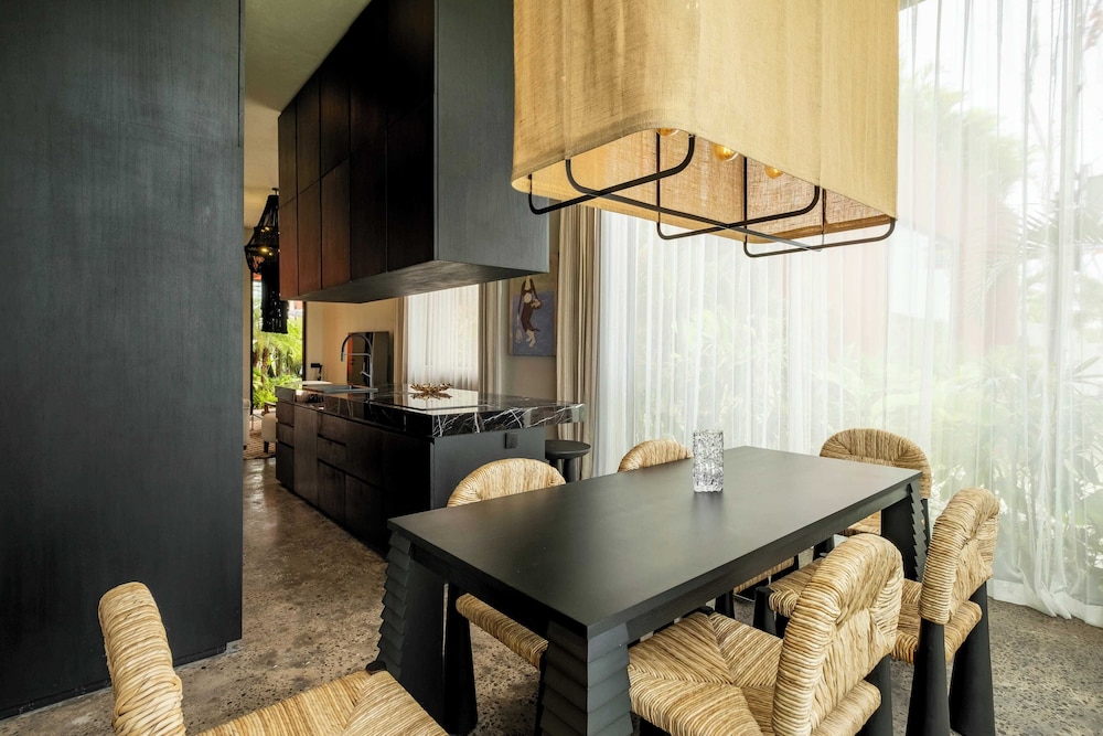 Five Stories - Luxury Villa Retreat