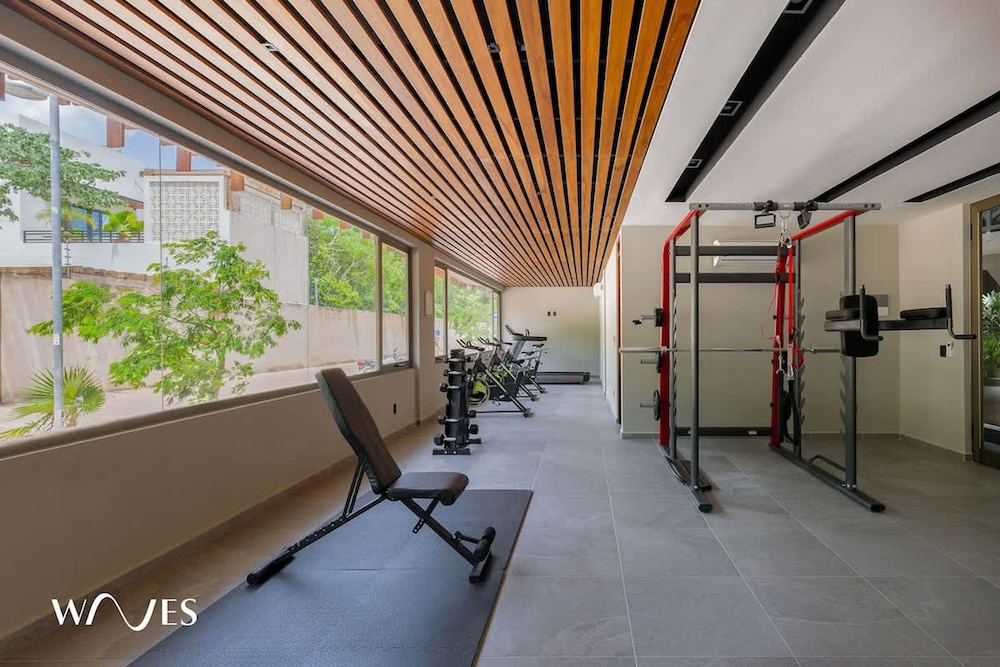 Luminous 2 BR With Roof Pool Close to Hotel Zone by Waves Management
