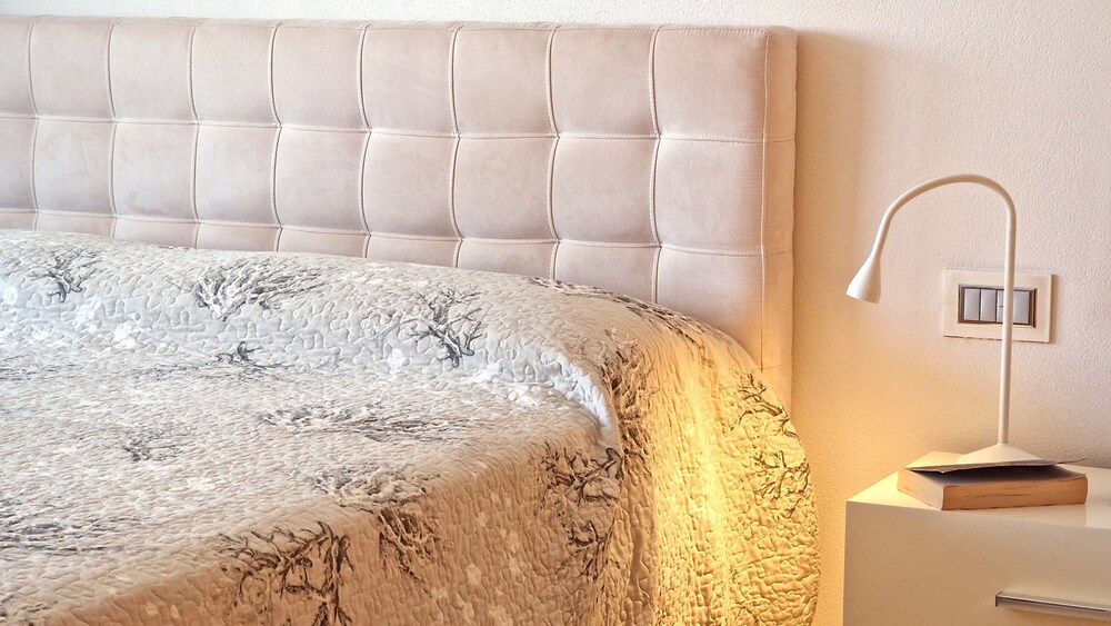 Suite Le Vele Sea View Sleeps 4 and Wifi