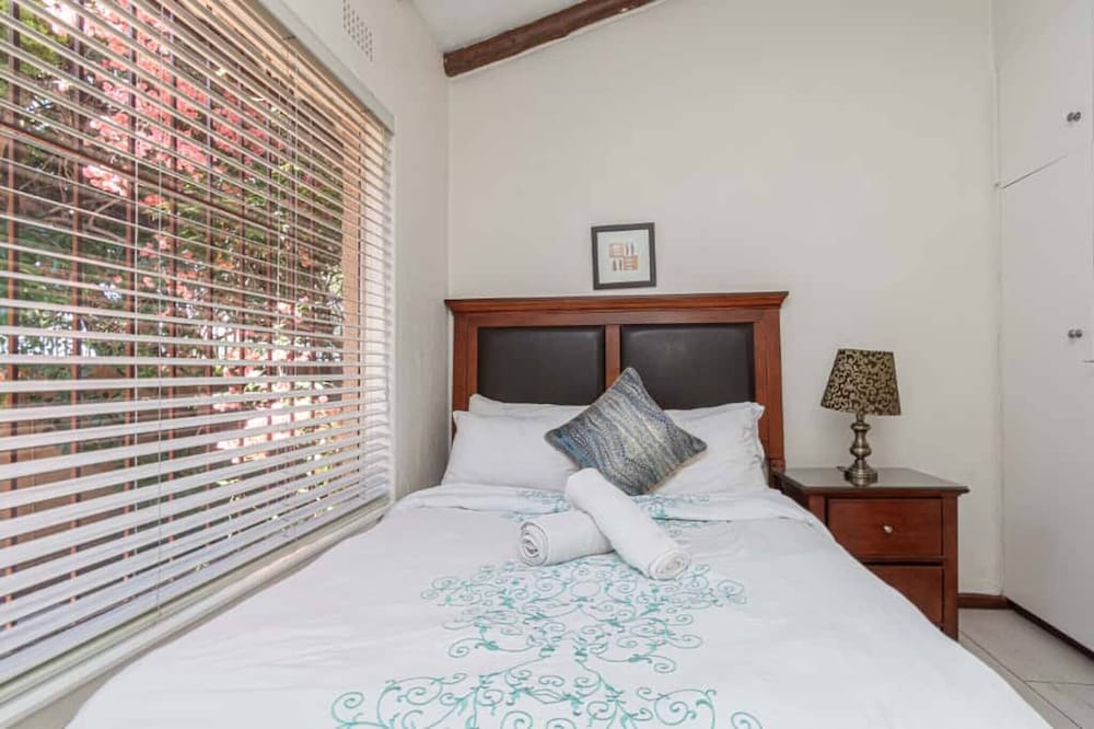 Birdsong in Sandton and Charming Townhouse Retreat