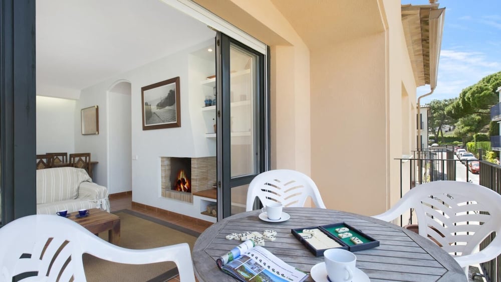 Sarrio in Llafranc With 2 Bedrooms and 2 Bathrooms