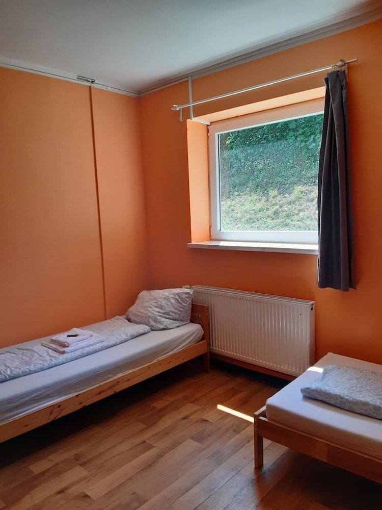 2-Rent Group Hostel Rooms&Apartments TUB19A