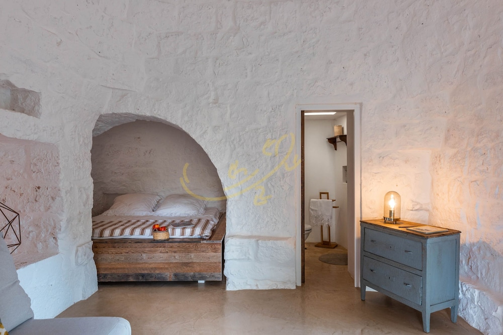 TD Trulli Vittoriani Charme and Pure Nature w Pool