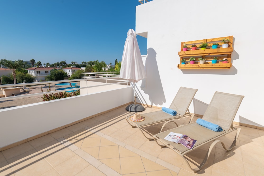 Hotel Narcissos 'Nissi Beach' apartment C12 - Image 1