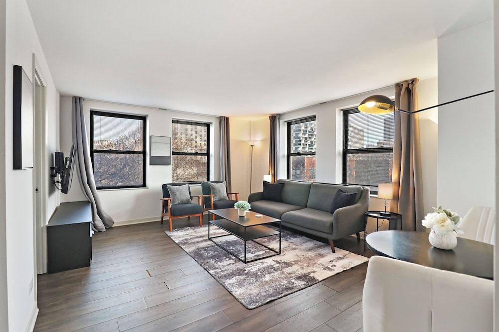 Explore this 2BR Apt - Blackwood rep
