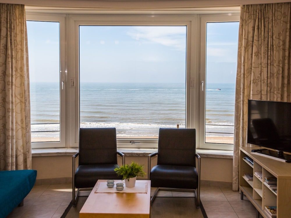 Apartment With 1 Bedroom and Direct sea View