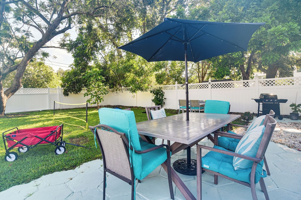 St Pete Home for Retreat & Corporate Travelers