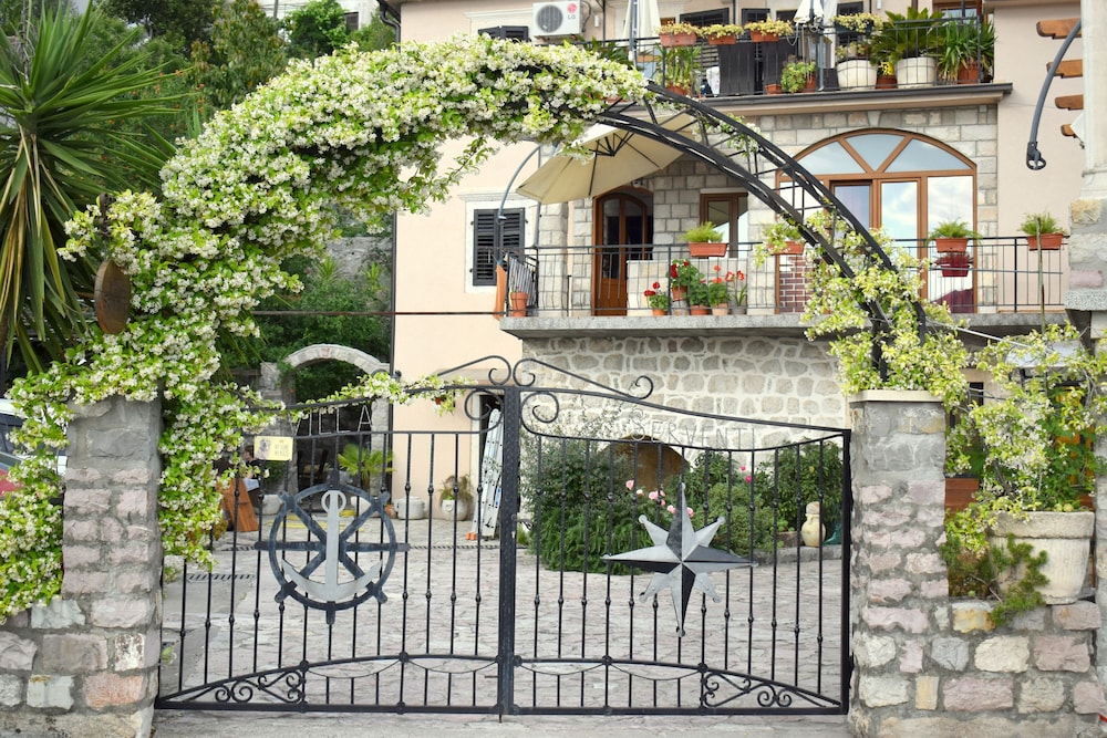 Apartments Villa Serventi