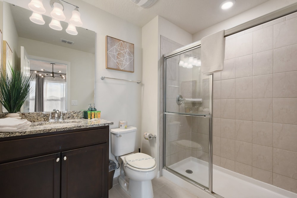 Lux Family Home in Exclusive Windsor Island Resort