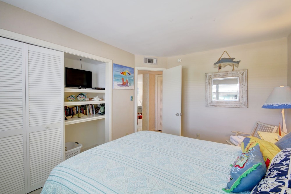 338 El Matador 2 Bedroom Condo by RedAwning