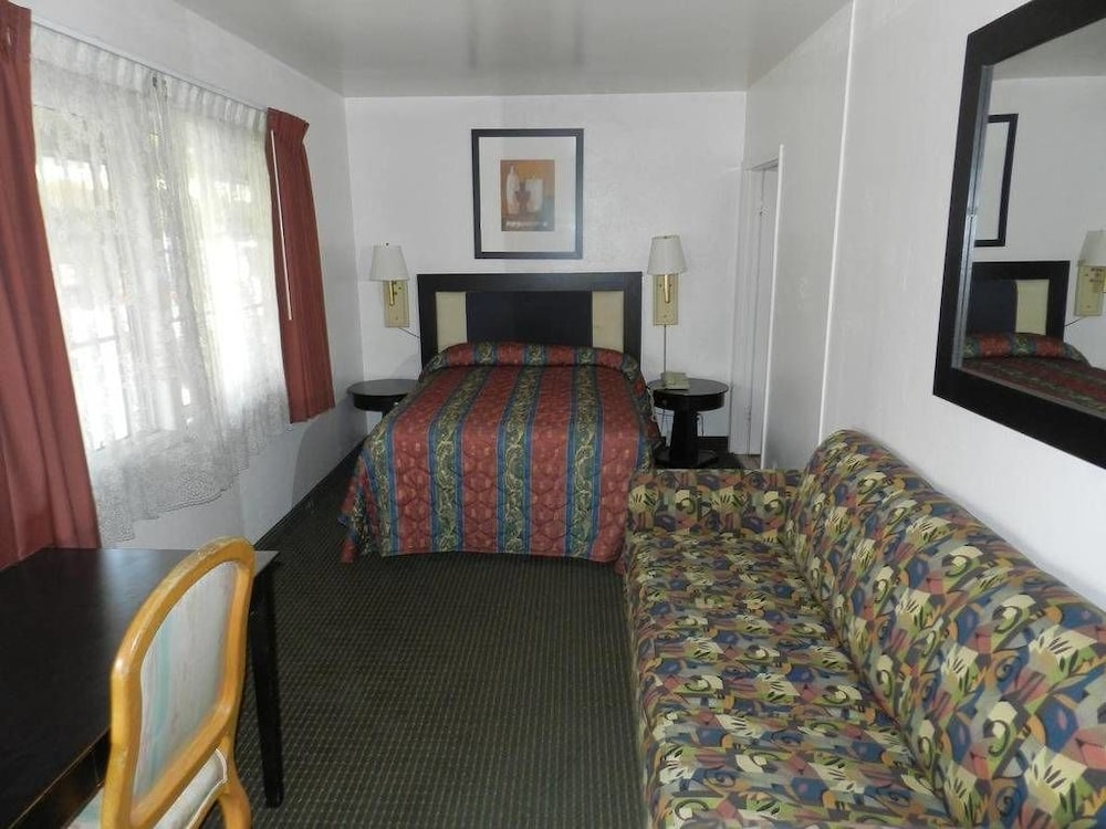 Starlite Motel - Property Image 35