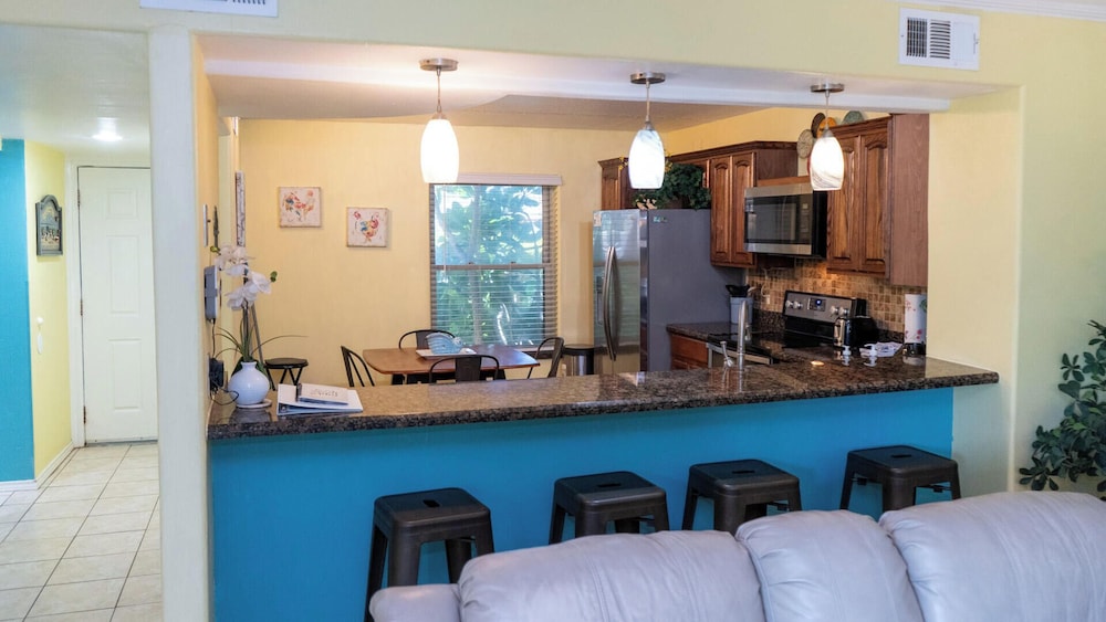 Island Condo - 1st Floor - Pool - Patio