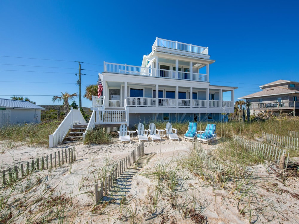 Ocean Paradise by Distinctive Beach Rentals