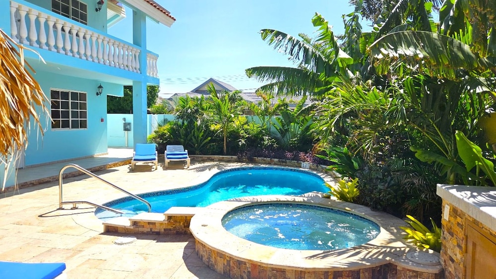Amazing 1-bedroom Apartment 3 km From Eagle Beach