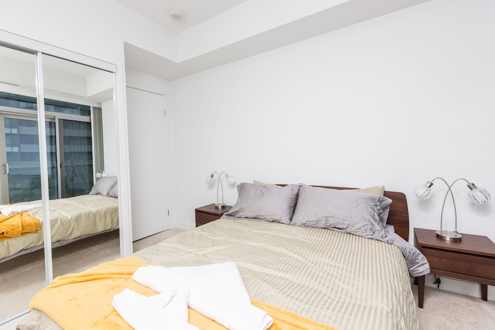 Applewood Suites - 3 Bed Waterfront Area - Image 4