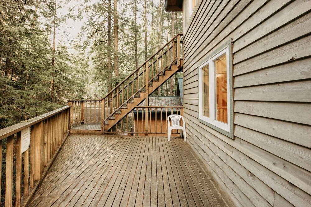 51sl - Ping Pong - Fireplace - D/w - W/d - Sleeps 8 3 Bedroom Home by RedAwning