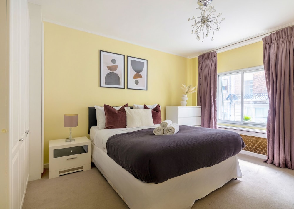 Elegant & Airy 2BR near Regents Park