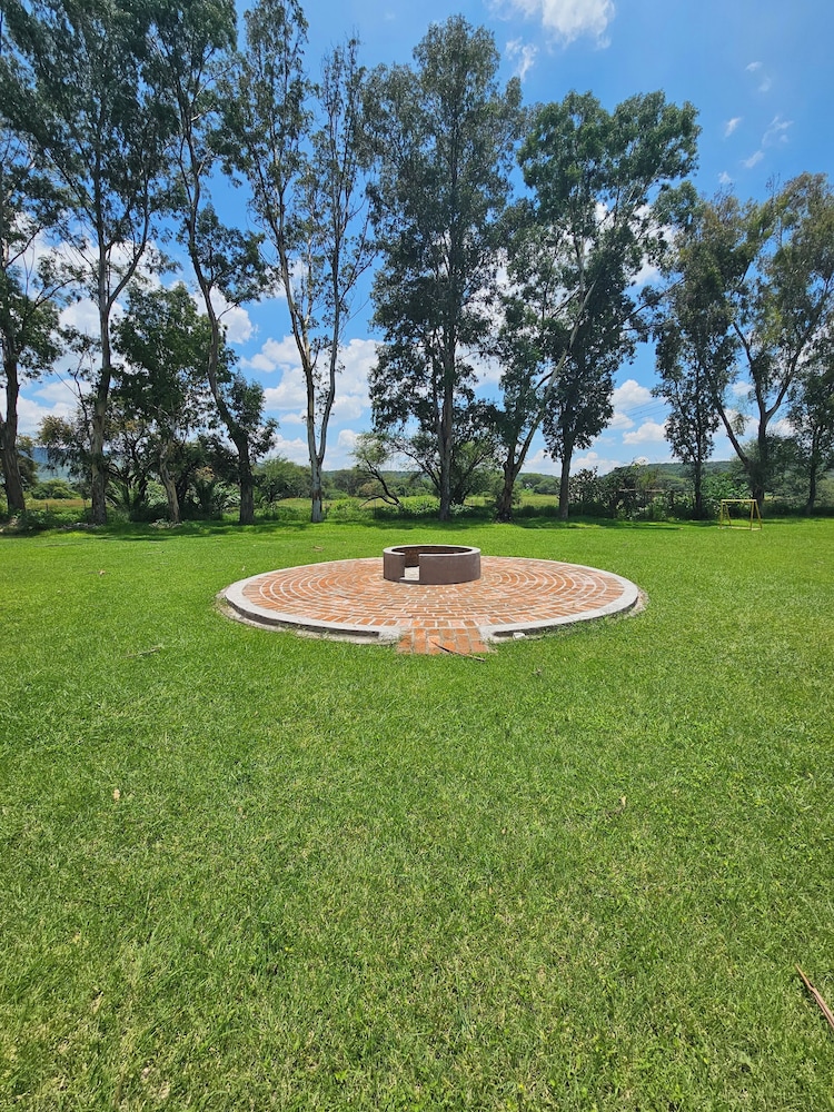 Parque Girasoles Balneario & Cabañas