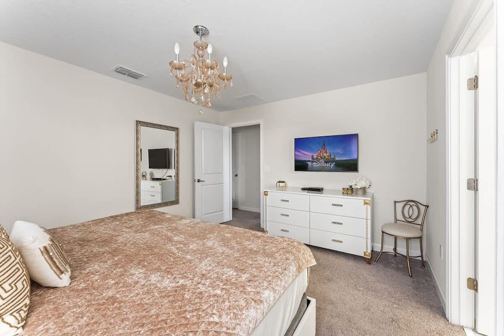 5 BR Disney Themed Bedrooms