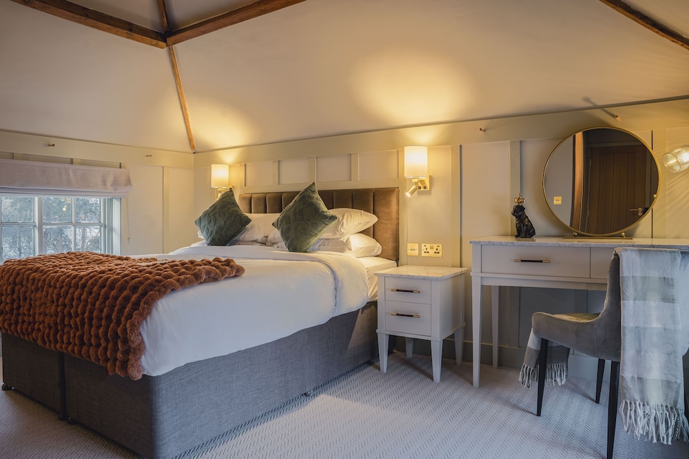 The Crown Inn at Burnham Beeches view 2