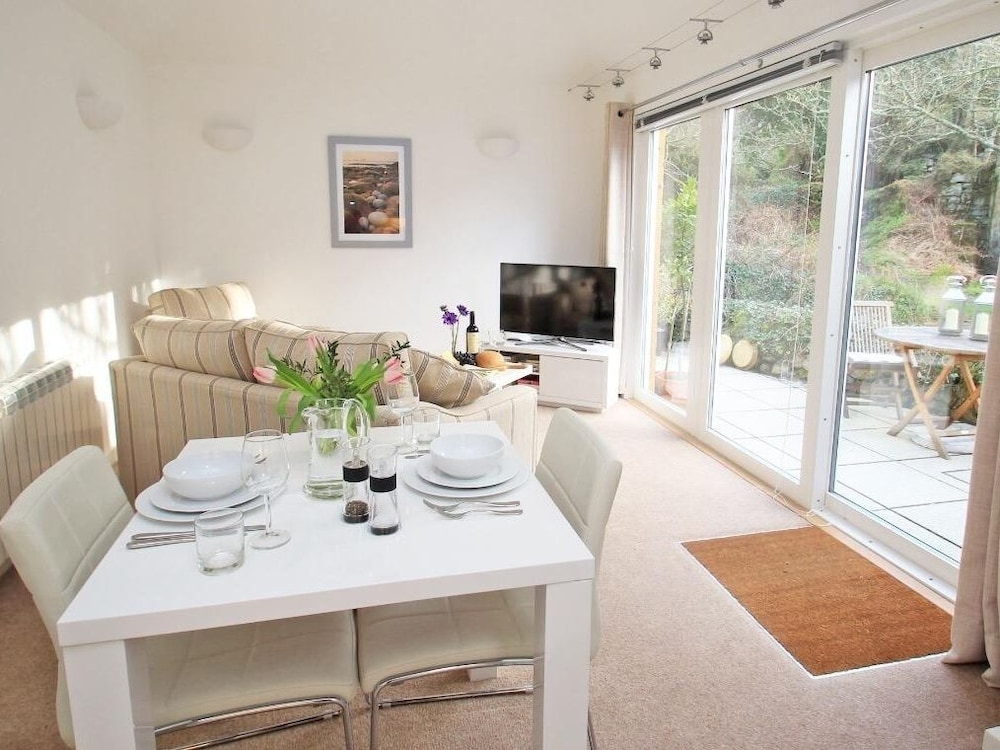 Cot Valley Cottage view 5