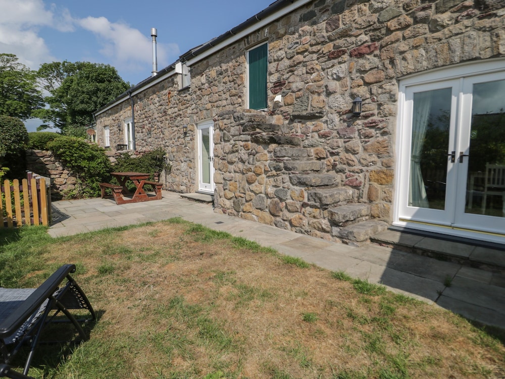 No 2 The Stables