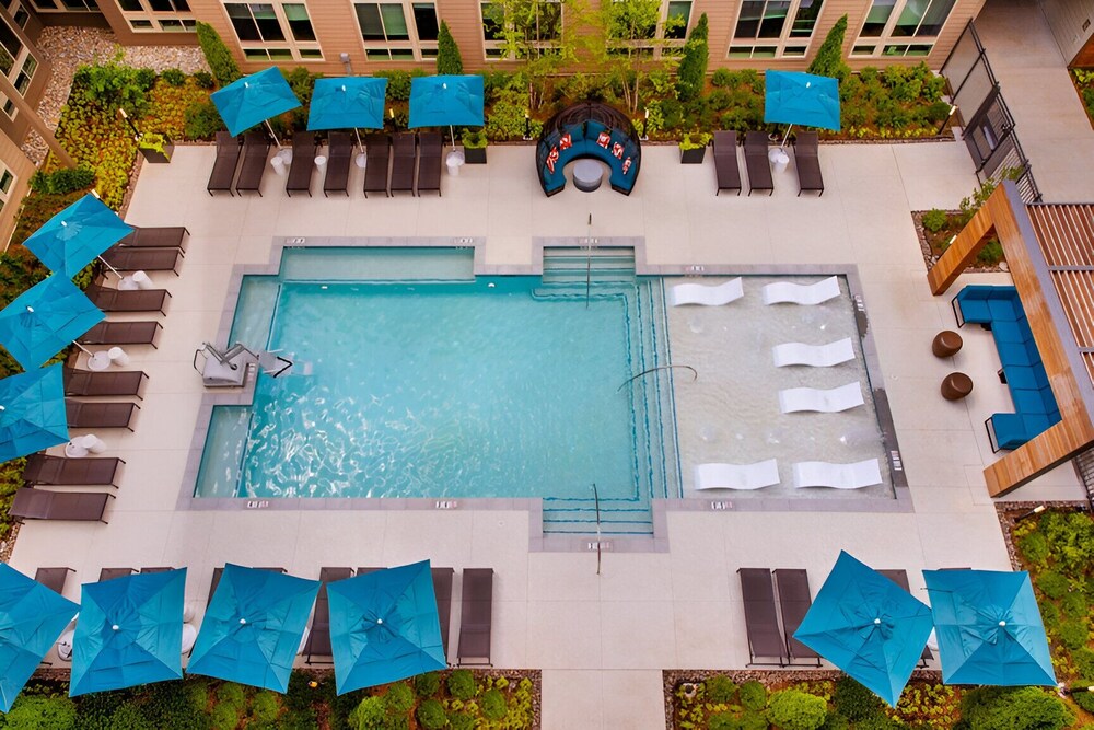 Fun & Comfort Await Alexandria Apartment