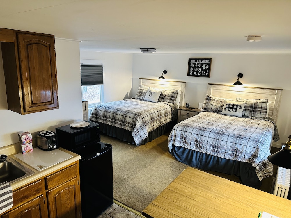 Maple Leaf Motel