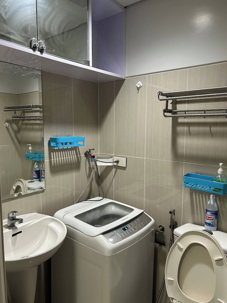 Vibrant Pasay City Apartment for Rent - Perfect Home Base Front of Mall of Asia