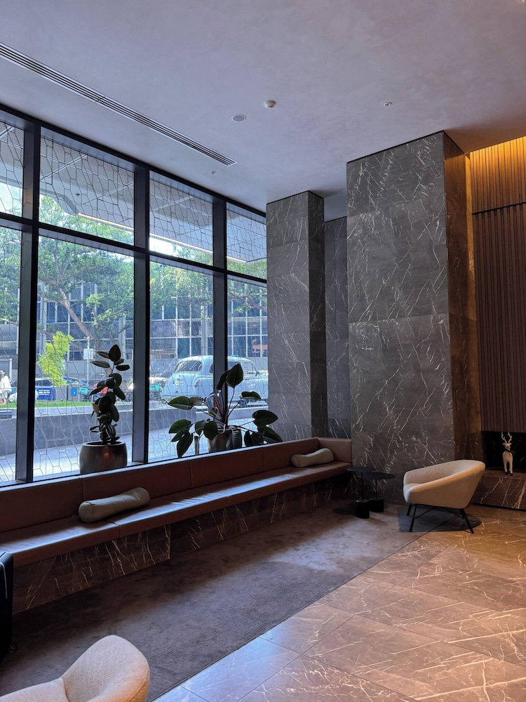 Luxury 2-bedroom Apartment in the Heart of Melbourne