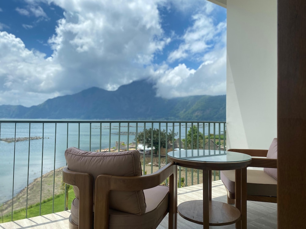 Tribhuwana Padma Lake Resort