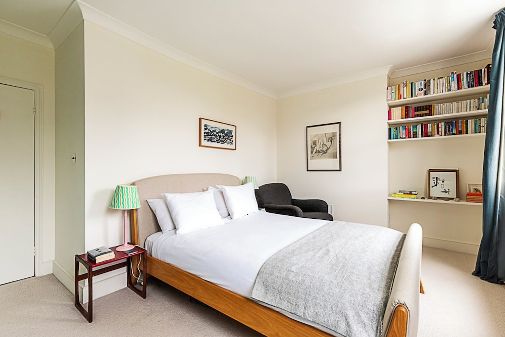 Charming Kentish Town Flat view 2