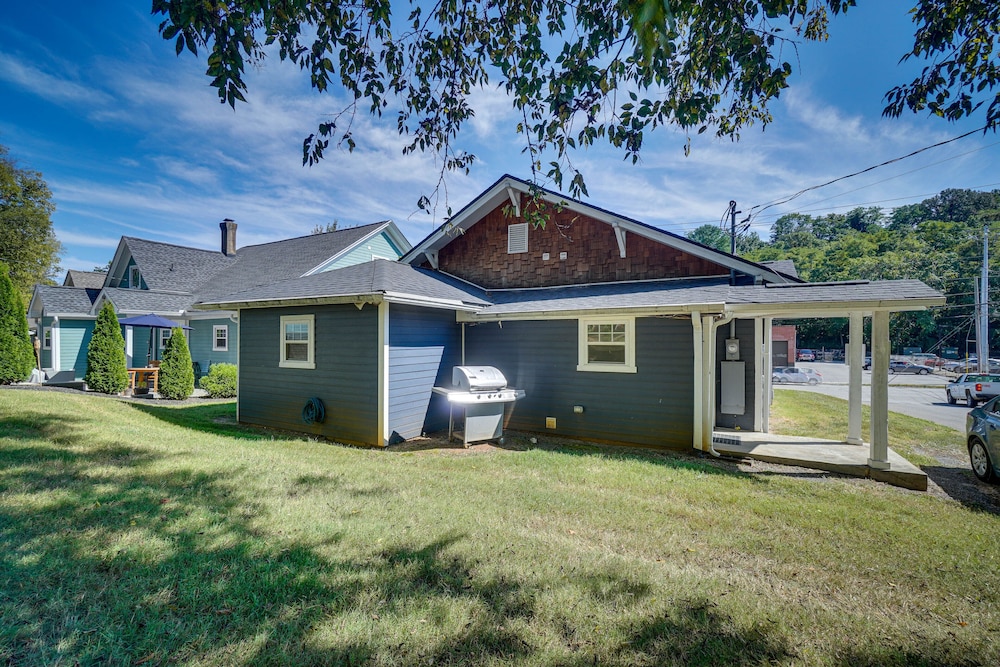 '1001 Sevier Bungalow': 2 Mi to Neyland Stadium! view 5